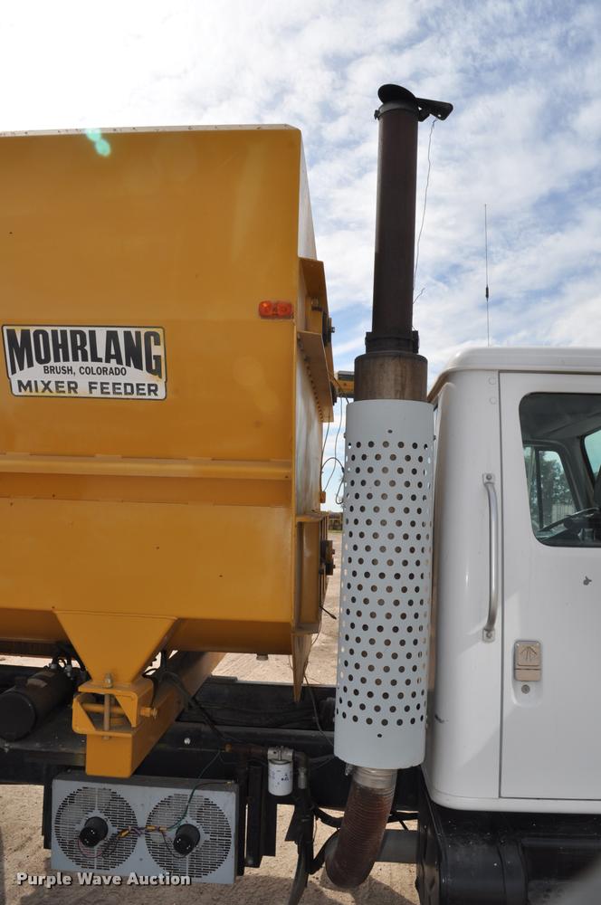 image for item G7490 1995 International 4900 feed truck