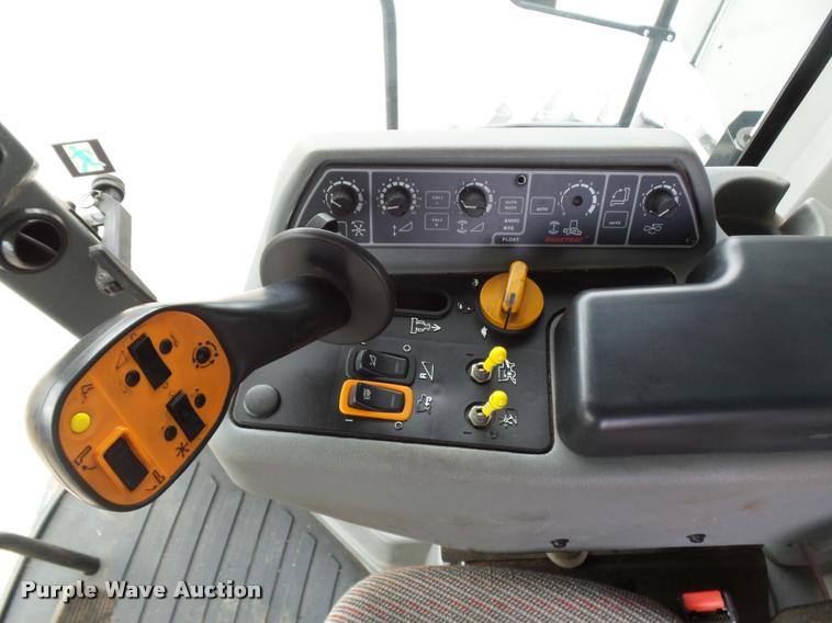 image for item K1982 2008 Gleaner R75 combine