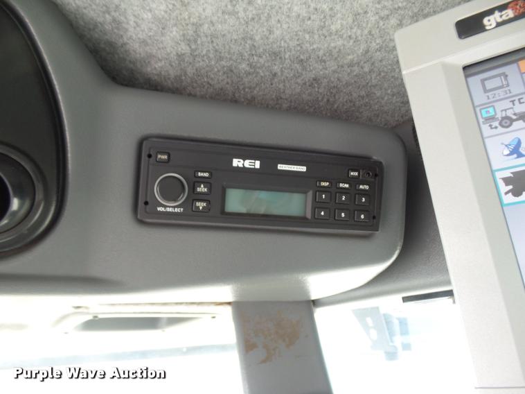 image for item K1982 2008 Gleaner R75 combine