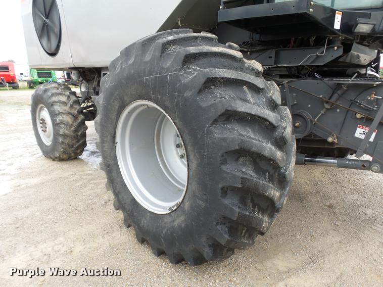 image for item K1982 2008 Gleaner R75 combine