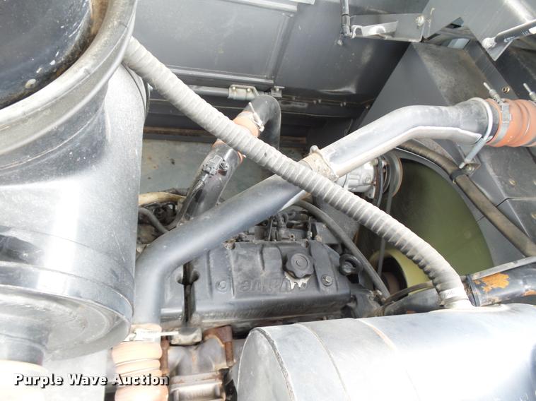 image for item K1982 2008 Gleaner R75 combine