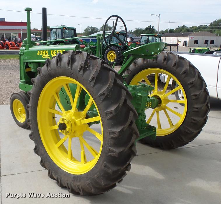 image for item K3018 1937 John Deere A tractor