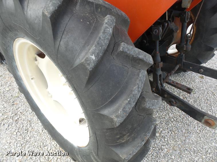 image for item K3719 1984 Agpower 5000 tractor