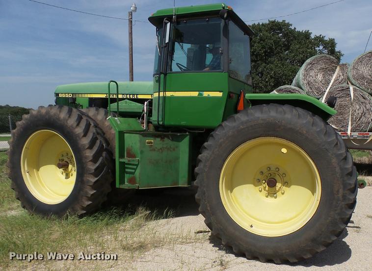 image for item L1600 1984 John Deere 8650 4WD tractor