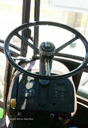 image for item L1600 1984 John Deere 8650 4WD tractor