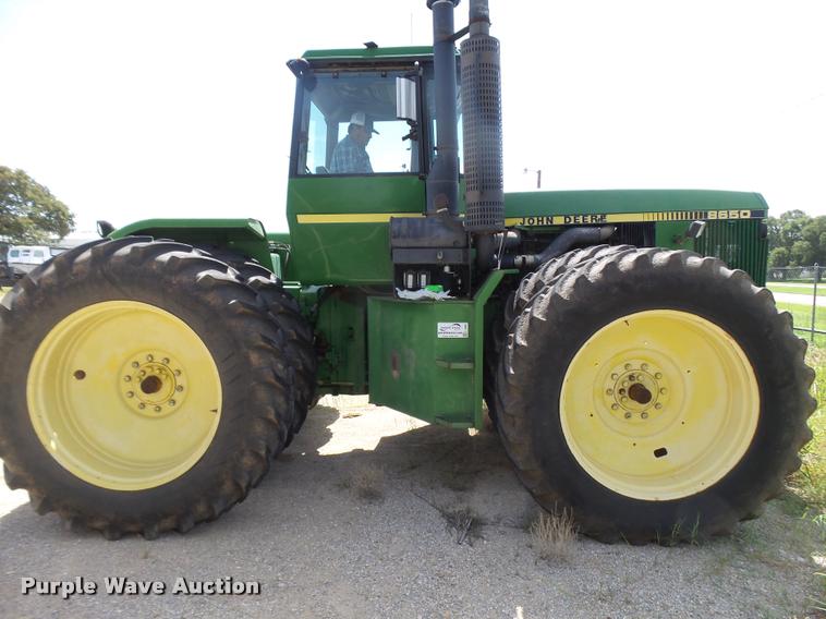 image for item L1600 1984 John Deere 8650 4WD tractor
