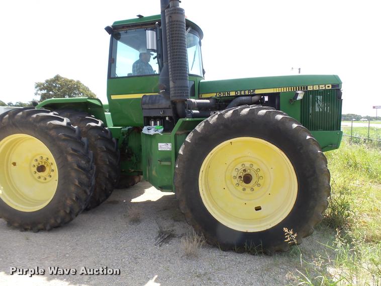 image for item L1600 1984 John Deere 8650 4WD tractor