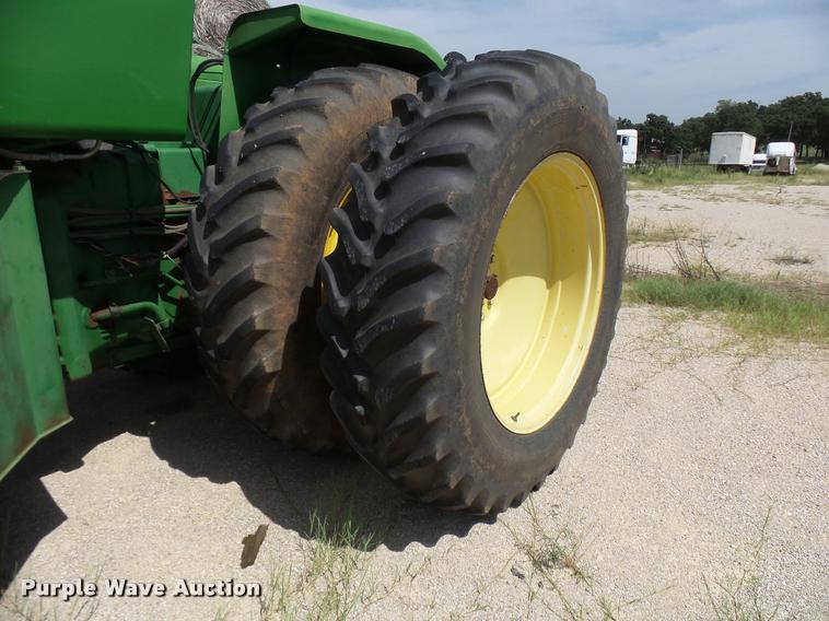image for item L1600 1984 John Deere 8650 4WD tractor