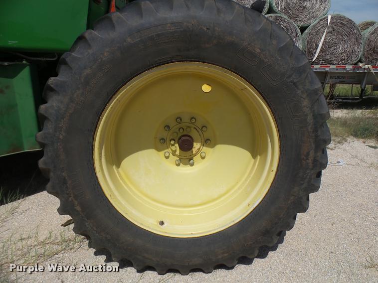 image for item L1600 1984 John Deere 8650 4WD tractor