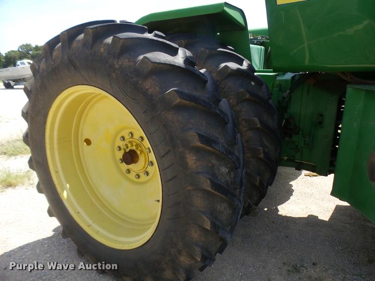 image for item L1600 1984 John Deere 8650 4WD tractor