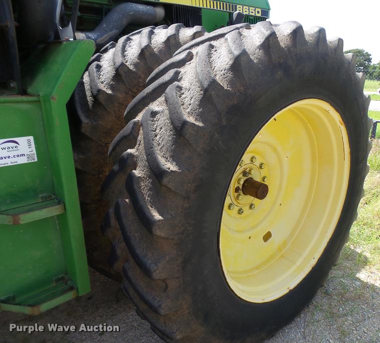 image for item L1600 1984 John Deere 8650 4WD tractor