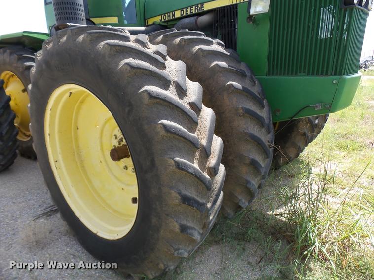 image for item L1600 1984 John Deere 8650 4WD tractor