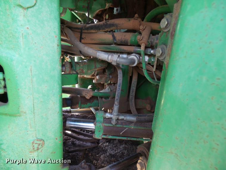 image for item L1600 1984 John Deere 8650 4WD tractor