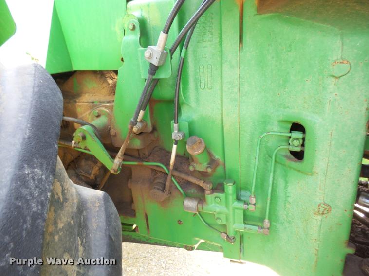 image for item L1600 1984 John Deere 8650 4WD tractor