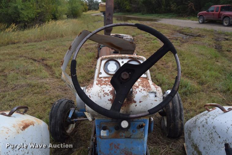 image for item L2613 Ford 6000 tractor