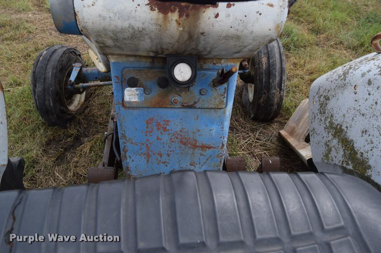 image for item L2613 Ford 6000 tractor