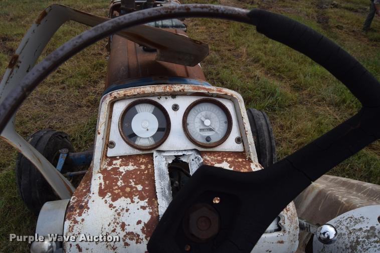 image for item L2613 Ford 6000 tractor