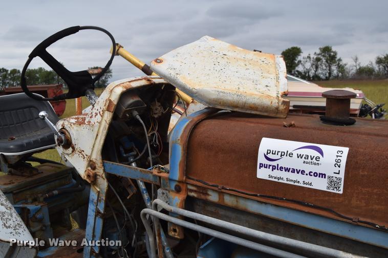 image for item L2613 Ford 6000 tractor