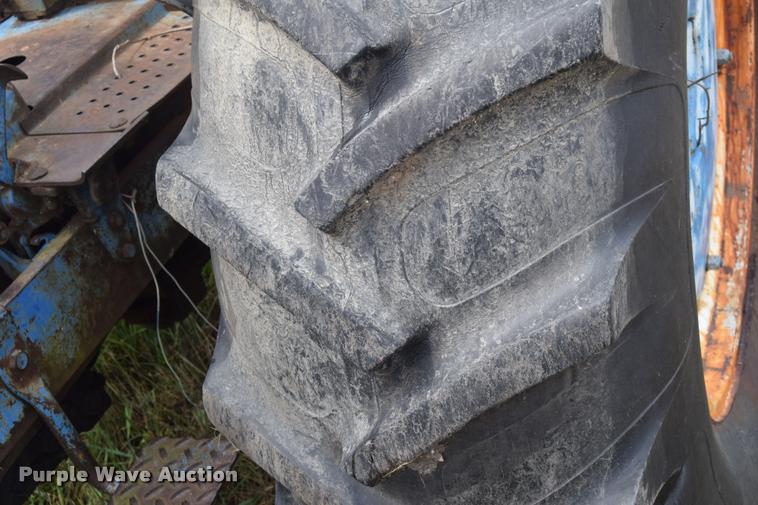 image for item L2613 Ford 6000 tractor