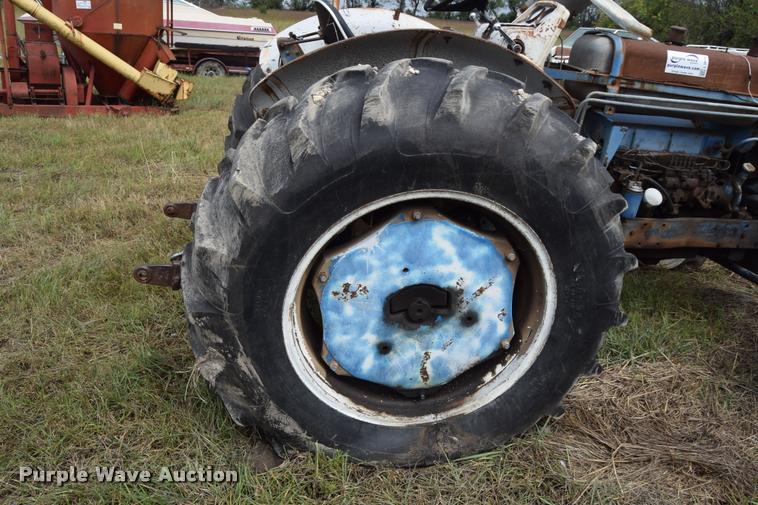 image for item L2613 Ford 6000 tractor