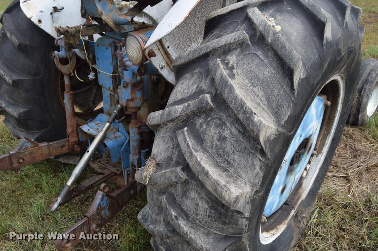 image for item L2613 Ford 6000 tractor