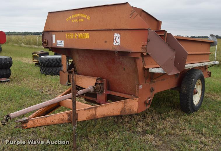 image for item L2629 Kelly-Ryan Feed-R-Wagon feed wagon