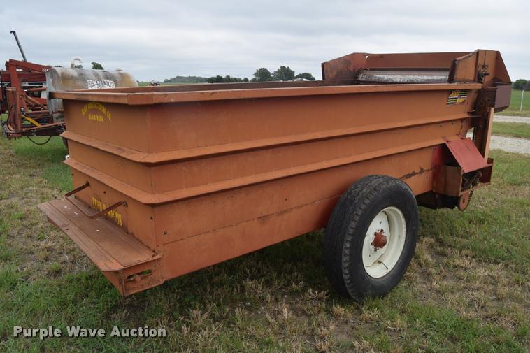 image for item L2629 Kelly-Ryan Feed-R-Wagon feed wagon