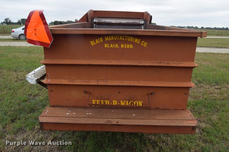 image for item L2629 Kelly-Ryan Feed-R-Wagon feed wagon