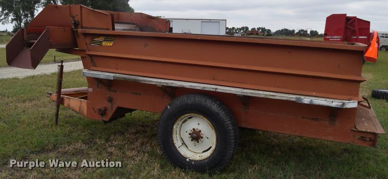 image for item L2629 Kelly-Ryan Feed-R-Wagon feed wagon