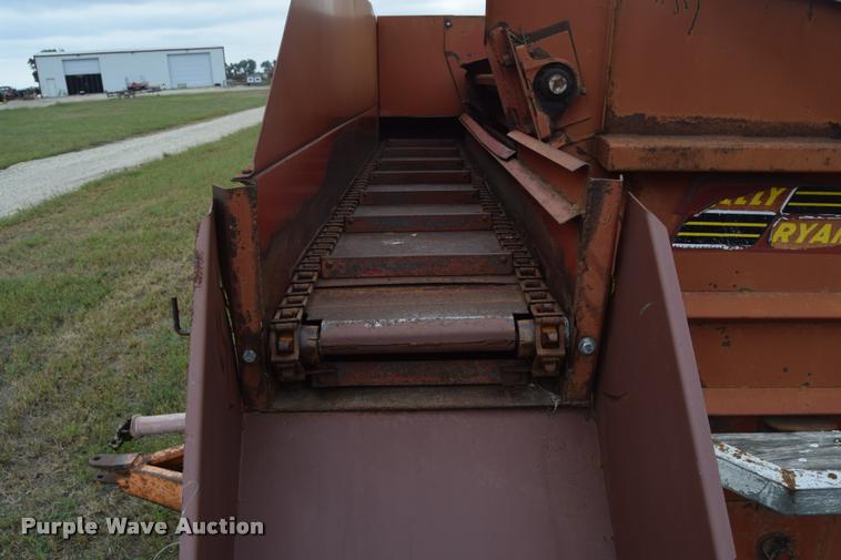image for item L2629 Kelly-Ryan Feed-R-Wagon feed wagon