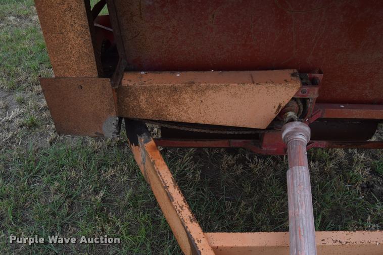 image for item L2629 Kelly-Ryan Feed-R-Wagon feed wagon