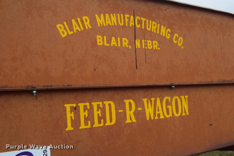 image for item L2629 Kelly-Ryan Feed-R-Wagon feed wagon