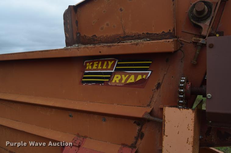 image for item L2629 Kelly-Ryan Feed-R-Wagon feed wagon