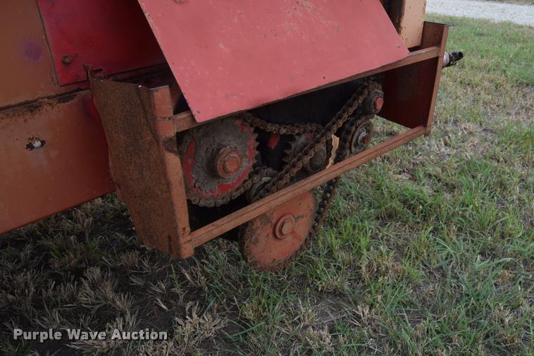 image for item L2629 Kelly-Ryan Feed-R-Wagon feed wagon