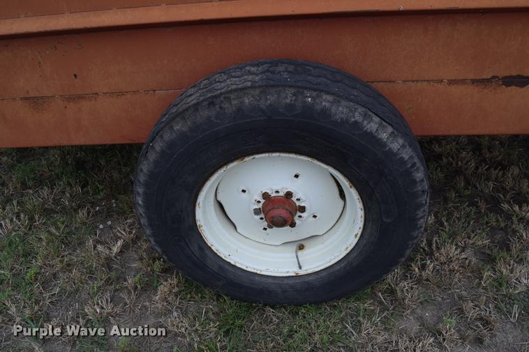 image for item L2629 Kelly-Ryan Feed-R-Wagon feed wagon