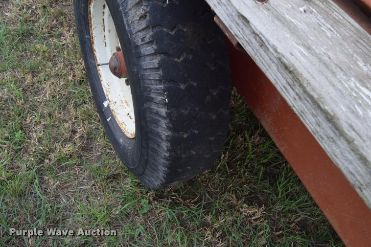 image for item L2629 Kelly-Ryan Feed-R-Wagon feed wagon