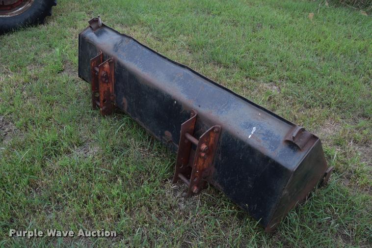 image for item L2631 1981 International 1086 tractor