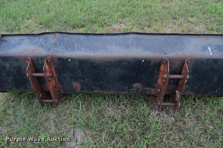 image for item L2631 1981 International 1086 tractor