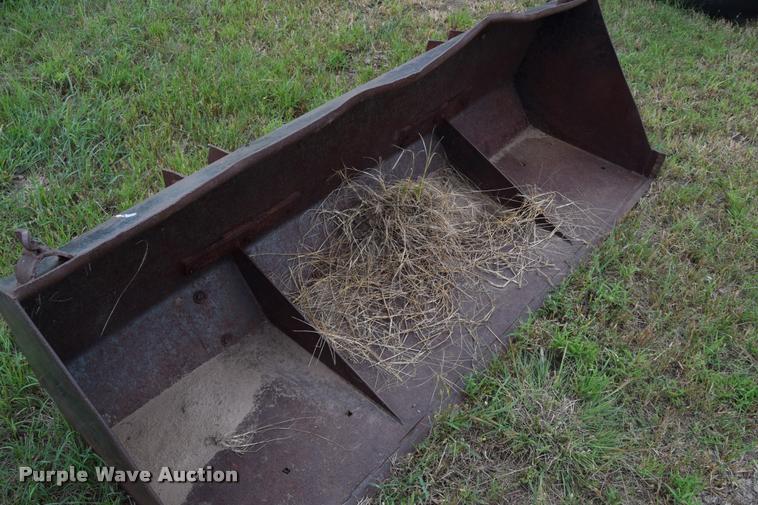 image for item L2631 1981 International 1086 tractor