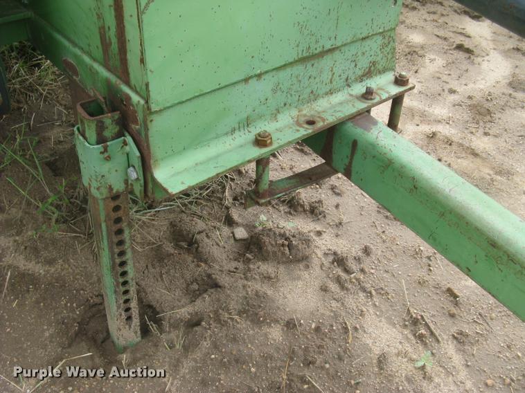 image for item L3844 John Deere 336 small square baler