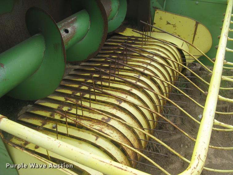 image for item L3844 John Deere 336 small square baler