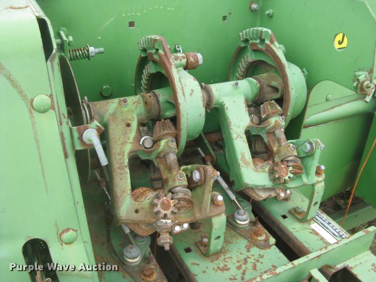 image for item L3844 John Deere 336 small square baler