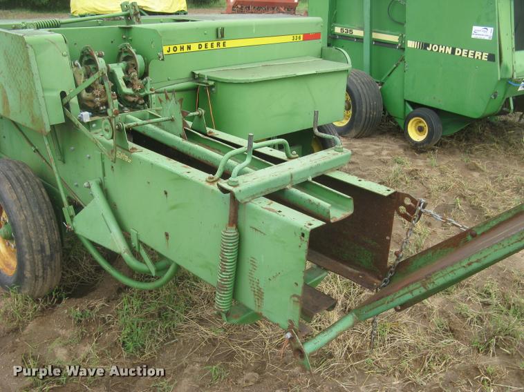 image for item L3844 John Deere 336 small square baler