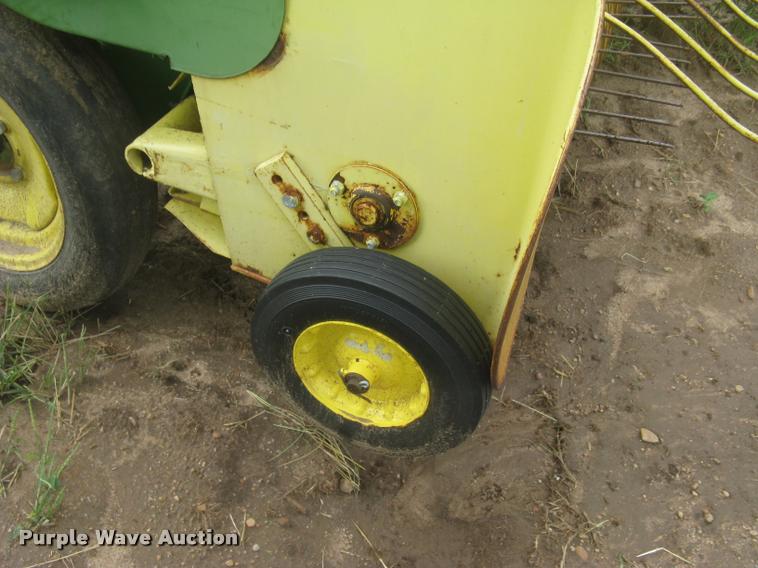 image for item L3844 John Deere 336 small square baler