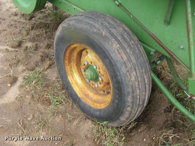 image for item L3844 John Deere 336 small square baler