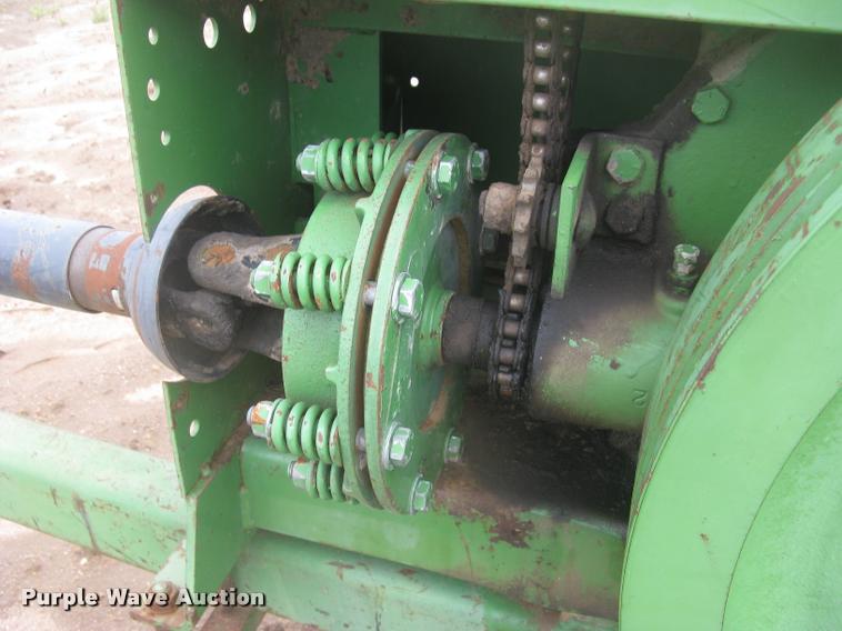image for item L3844 John Deere 336 small square baler