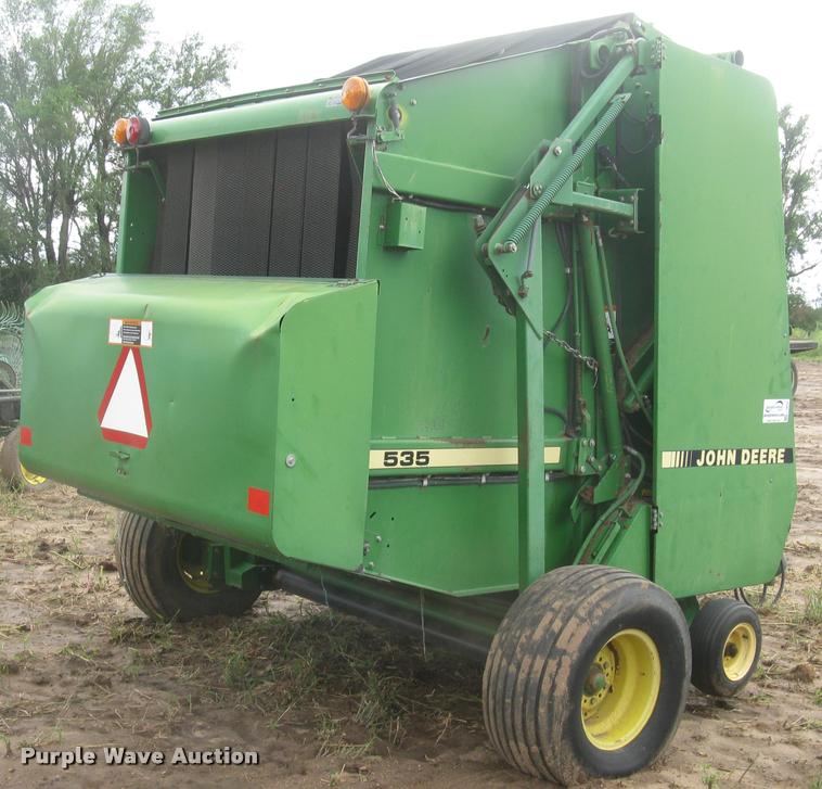 image for item L3845 1994 John Deere 535 round baler