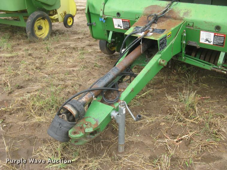 image for item L3845 1994 John Deere 535 round baler