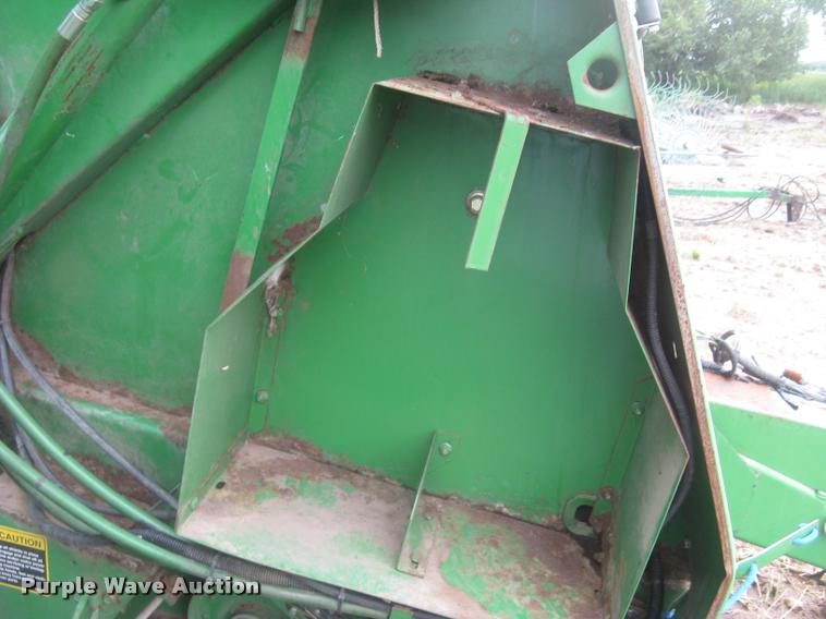 image for item L3845 1994 John Deere 535 round baler