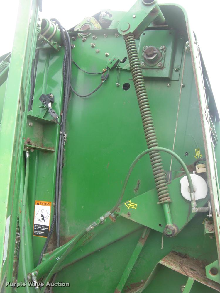 image for item L3845 1994 John Deere 535 round baler